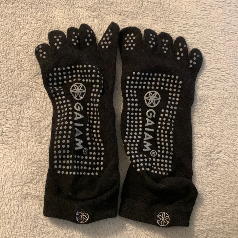 NWOT Gaiam grippy yoga socks